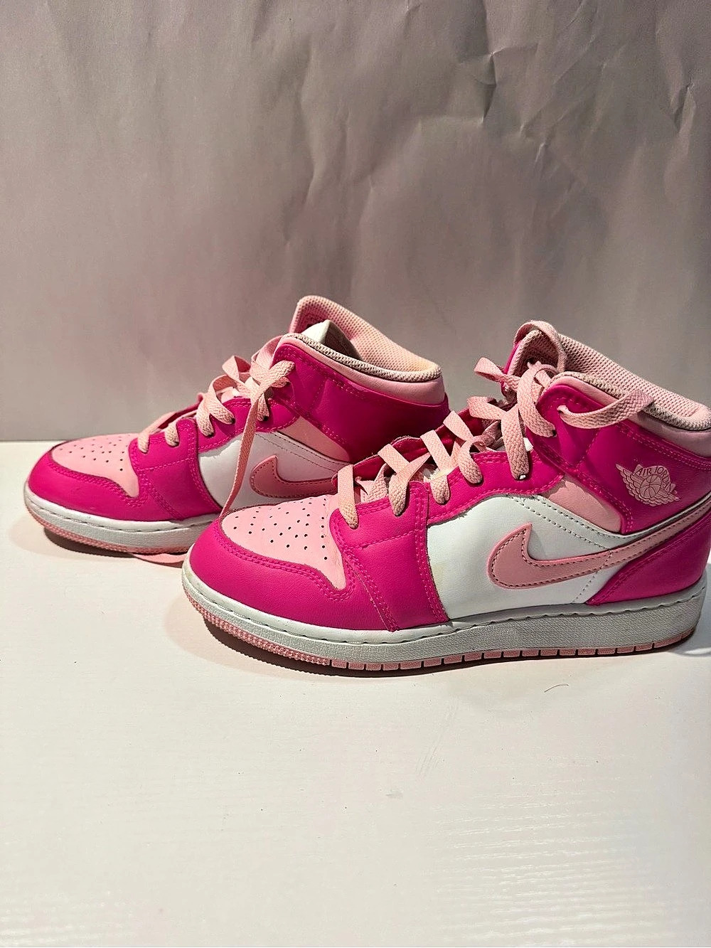 Nike Air Jordan 1 Mid Pink & White Girls US 6Y